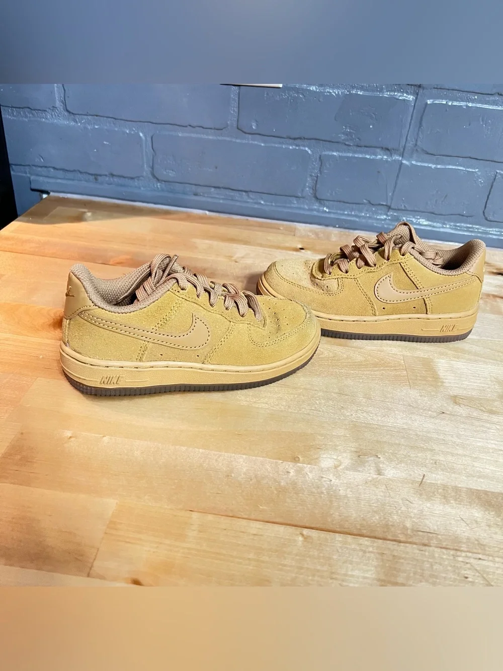 Nike Air Force 1 LV8 3 Kids Size 10.5C Shoes Wheat Gum Light Brown Athletic - Picture 3 of 7